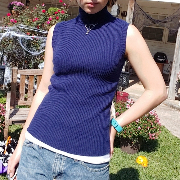 COPY - CLEANOUT SALE Vintage Navy Blue Sleeveless Turtleneck Sweater - Picture 3 of 4